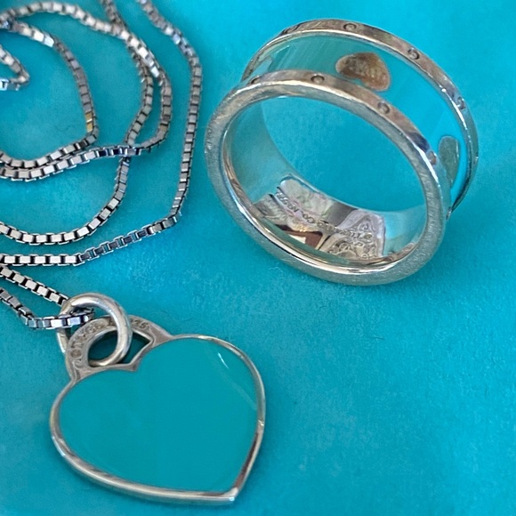 TIFFANY & CO Blue Enamel Heart Ring-Size 5.5 & Blue Enamel Heart Charm - Picture 6 of 10